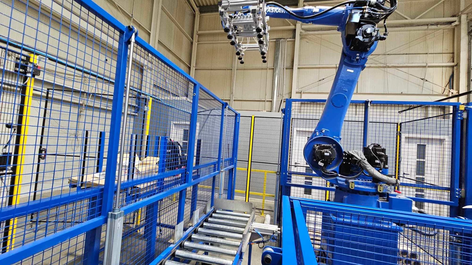 Robot z chwytakiem podciśnieniowym