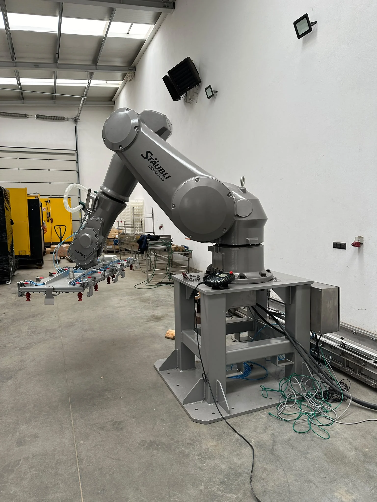 Robot Stäubli w trakcie prac warsztatowych